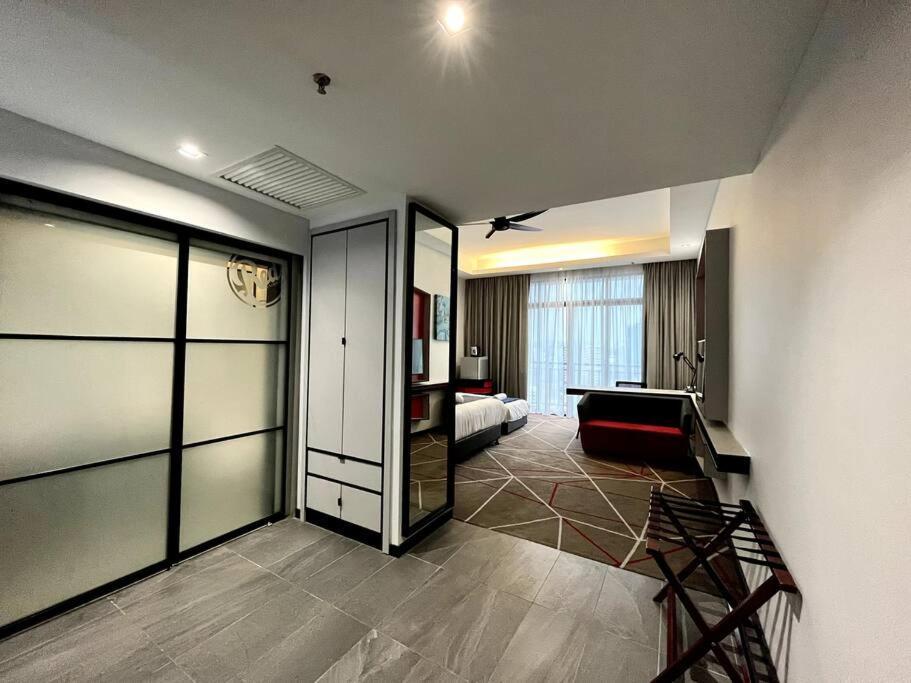 #16 M101 Dang Wangi Klcc View Pool By Livin Apartment Куала Лумпур Екстериор снимка